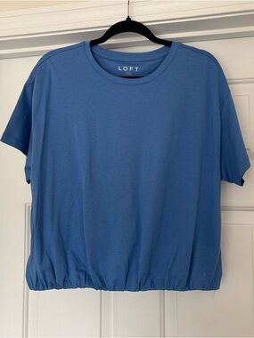 LOFT Blue Short Sleeve Tee Elastic Hem Size L